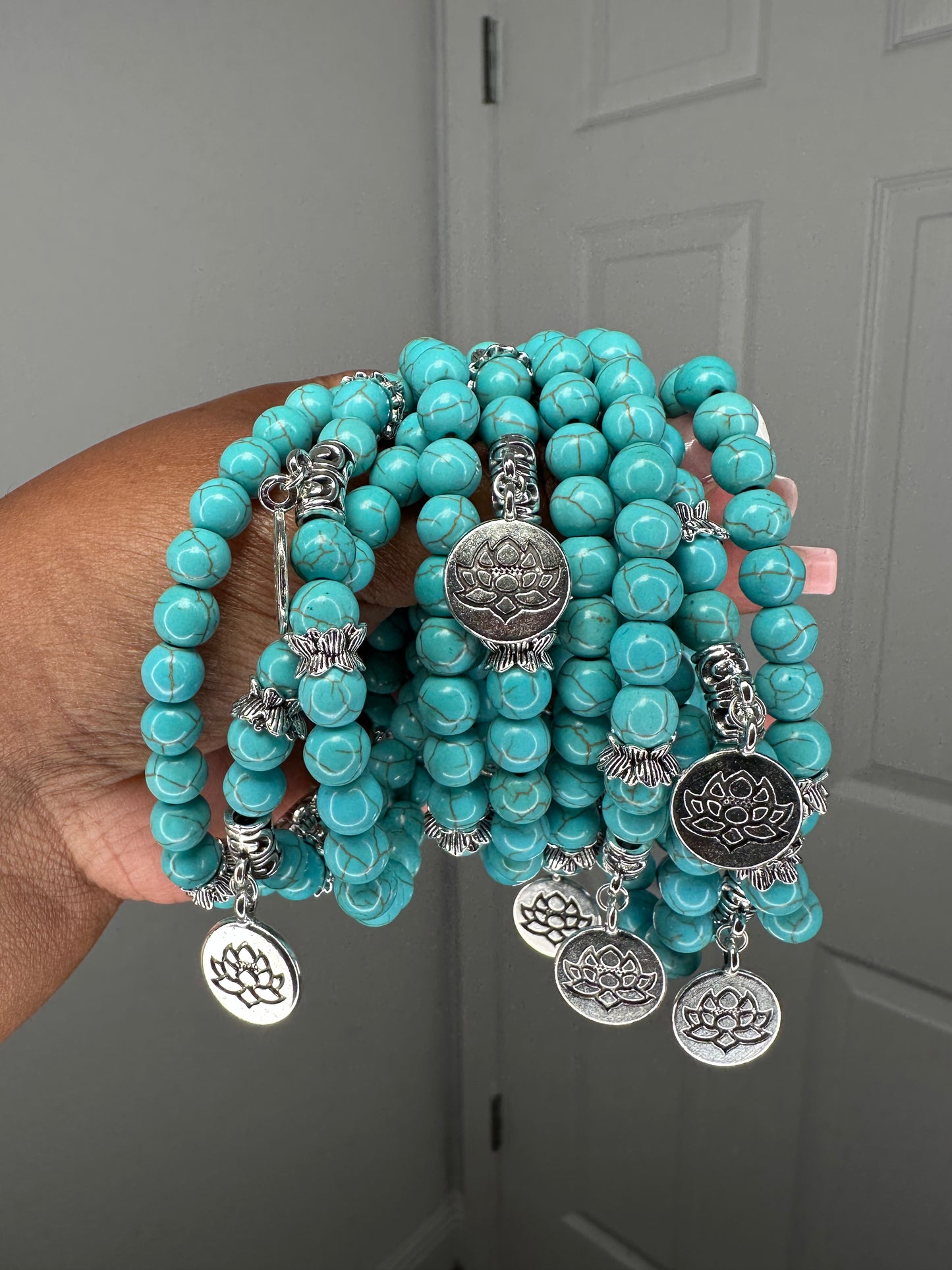 Blue lilies beaded bracelet