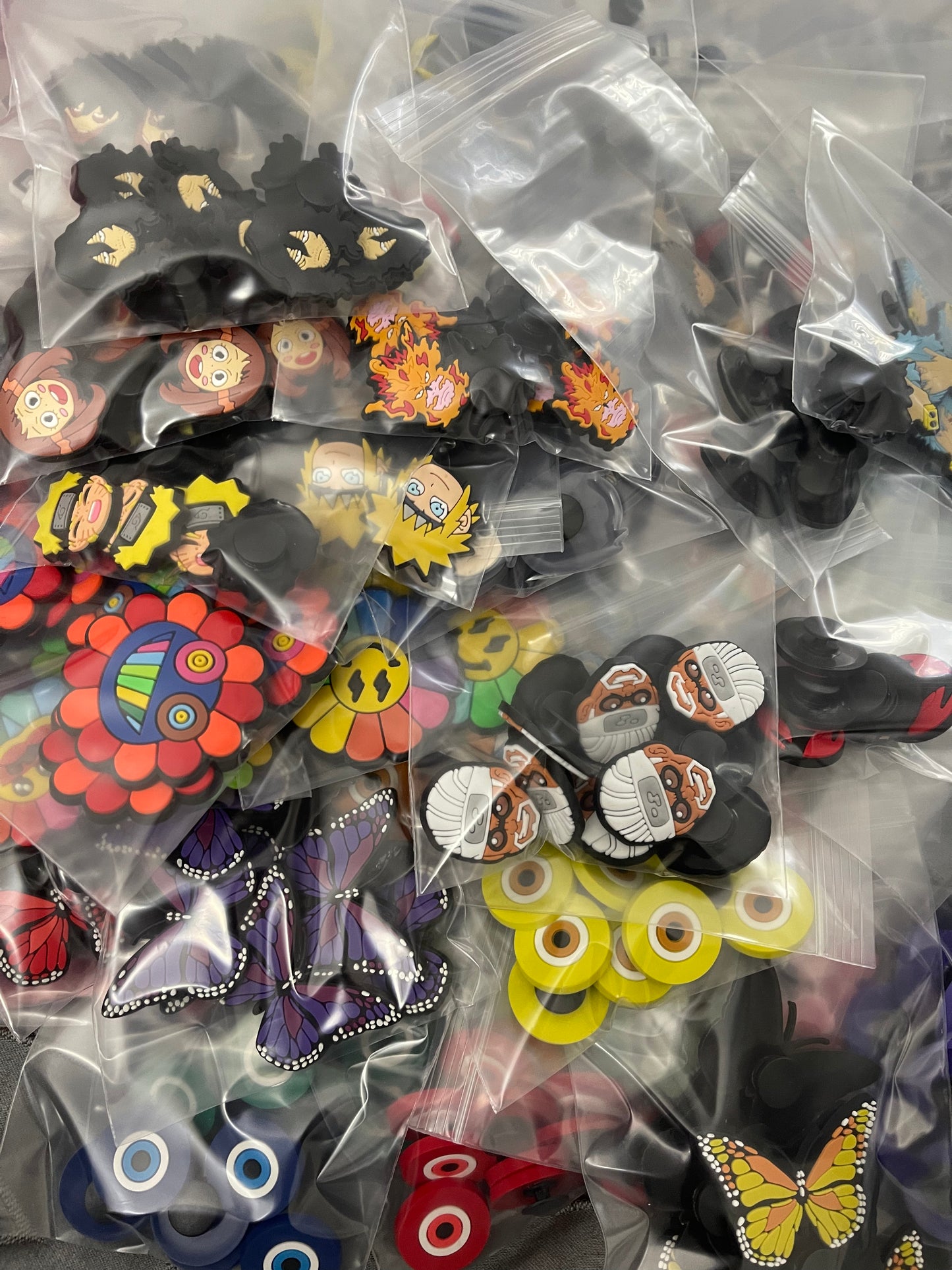 500+ regular croc charms