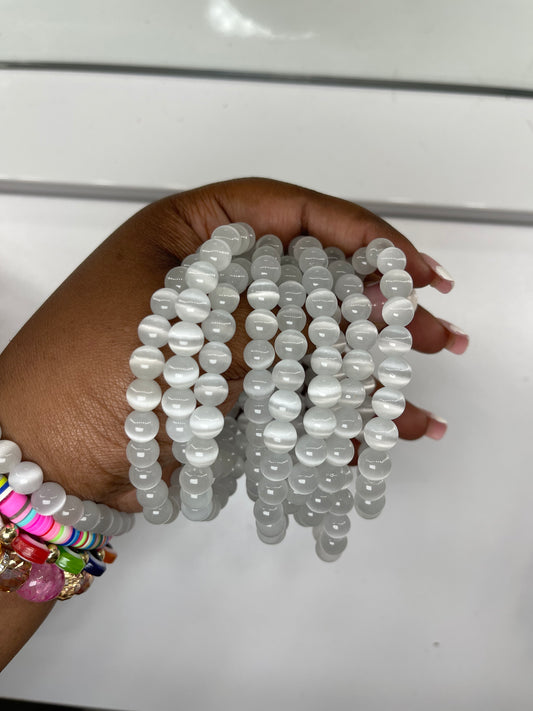 Crystal white beaded bracelet